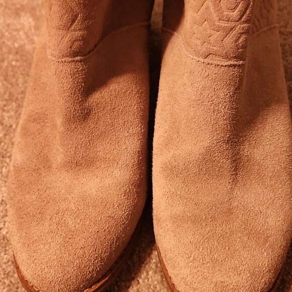 Toms Women's "Leila" Tan Suede Embossed Oxford Ankle Boots Size 10 - Picture 4 of 11